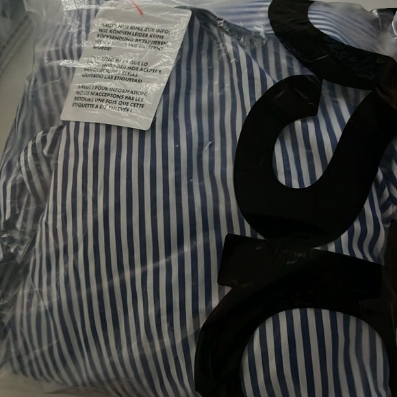 ASOS DESIGN Curve volume sleeved soft shirt with ruffle cuff blue stripe Sz 24 - Picture 4 of 7